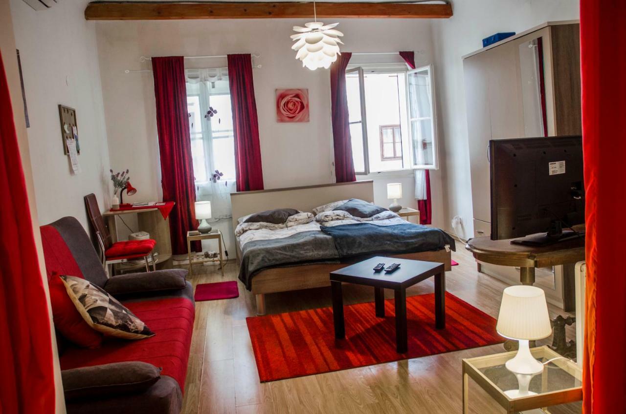 Rooms And Apartment Veral-Ka Károlyváros Kültér fotó
