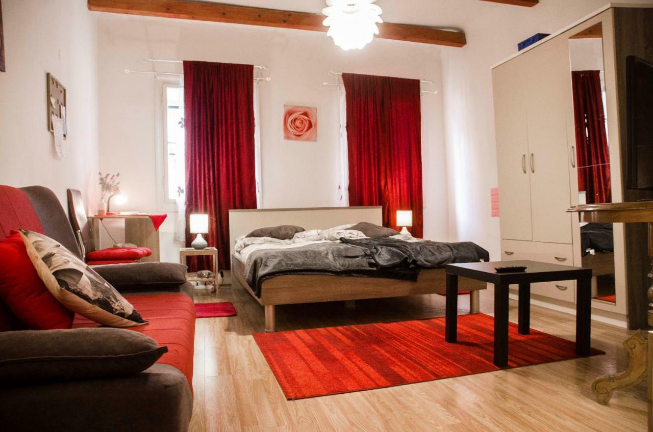 Rooms And Apartment Veral-Ka Károlyváros Kültér fotó