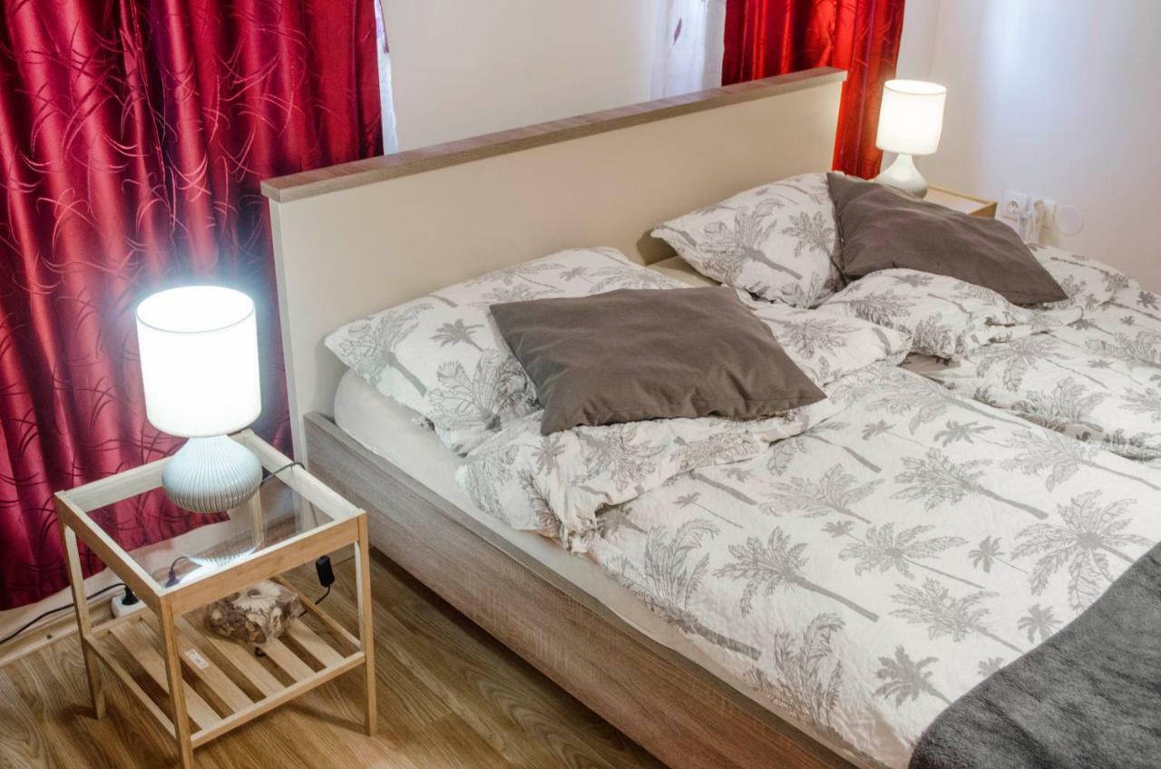 Rooms And Apartment Veral-Ka Károlyváros Kültér fotó